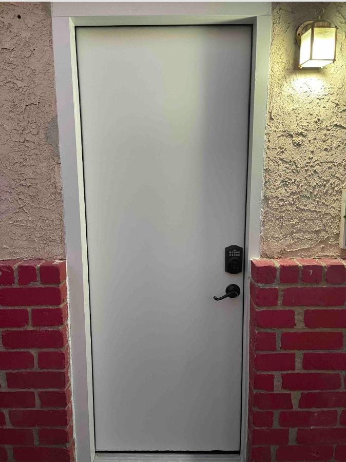 Cozy Studio…With Private Entrance Las Vegas Exterior photo