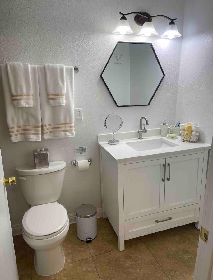 Cozy Studio…With Private Entrance Las Vegas Exterior photo