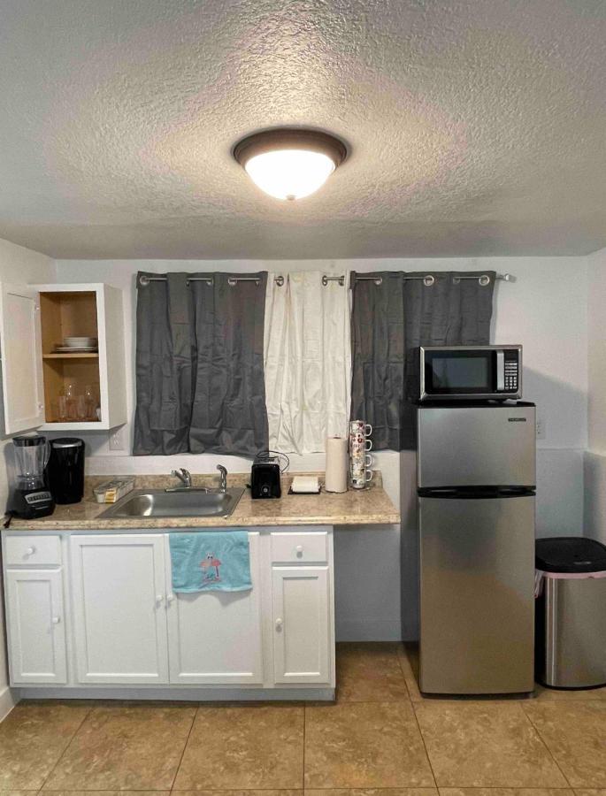 Cozy Studio…With Private Entrance Las Vegas Exterior photo